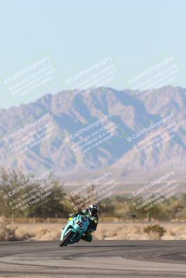 media/Dec-07-2025-CVMA (Sun) [[3e7d2de5dc]]/Race 16-Formula Middleweight/